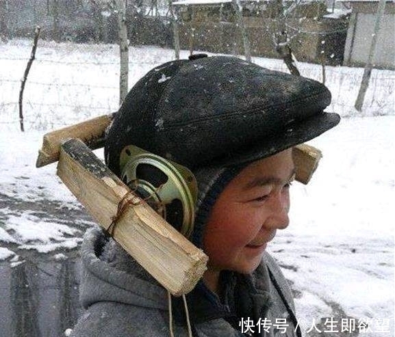 大爷|搞笑图片幽默段子笑话： 大爷，您是如何在竖杆上保持平衡的
