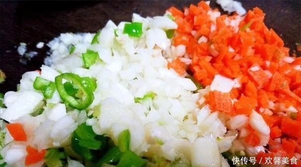 美观|一道“富贵蒸茄子”送给你,不炸不炒,简单好吃又美观?