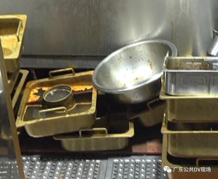 漂浮|火锅吃到一半，惊觉汤底漂浮疑似蛆虫更恶心的是……