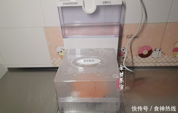  松软|面粉花样做法，一卷一蒸，有牛奶有粗粮，松软香甜，刚出锅吃3个