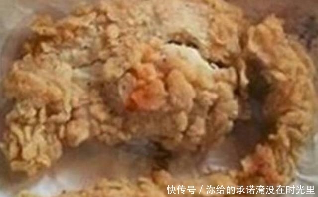 男子|男子炸鸡店吃到炸“老鼠”,去找经理对峙,经理的话让他汗流浃背