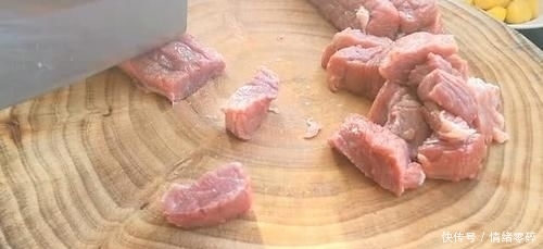 蜜汁|淮扬大厨分享“蜜汁红烧牛肉”简单好吃家常做法,加它鲜香软烂