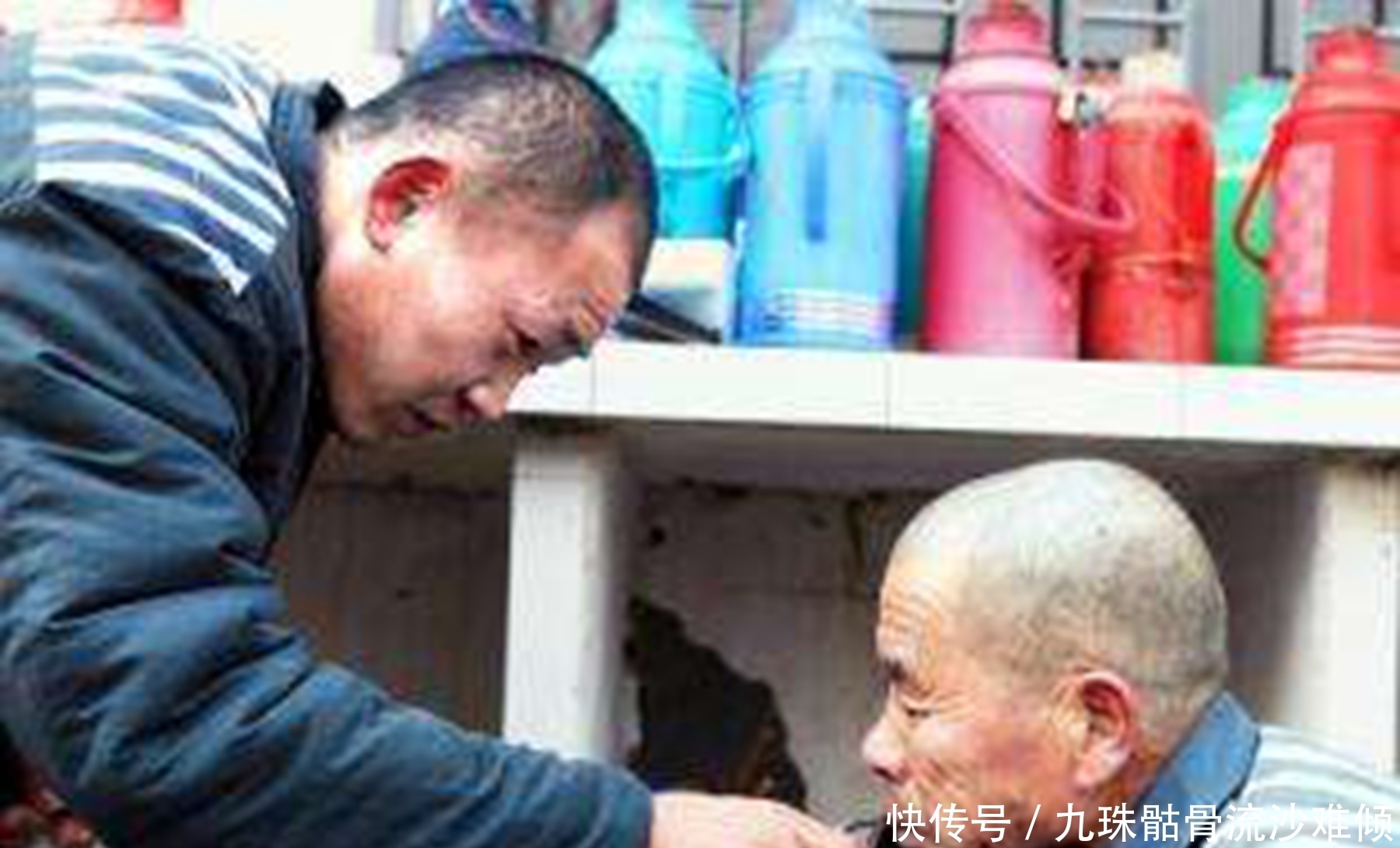 犯人|监狱中被判无期徒刑的犯人，老了以后怎么办？国家的做法很暖心