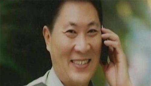  冒充|他冒充军人行骗15年，结果却入戏太深，被捕后：你敢对少将动手？