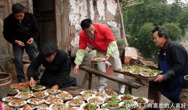 喝酒|农村酒席酒成摆设，原因主要有六点: