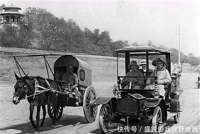 老百姓|清末老照片, 汽车与驴车赛跑, 大官的美妾, 被凌迟的妇女