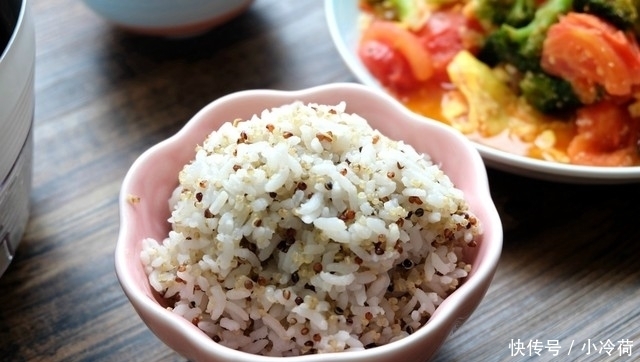 减肥|大米煮过再蒸饭,又香又软还低糖,减肥人士和糖尿病人有口福了