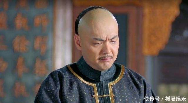 小兵|小兵到点开城门,皇帝被晾关外,皇帝进关后说:“去抱块石头来”