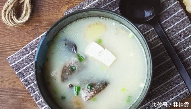 好喝|怎么把鲫鱼汤做的又白又浓,两个细节要注意,汤汁才会又白又好喝