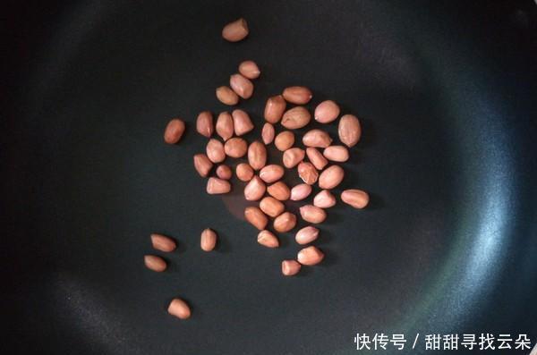 新鲜的鲫鱼|被“误解”最深的鱼,它的全身是宝,比甲鱼营养,6元1斤没人买