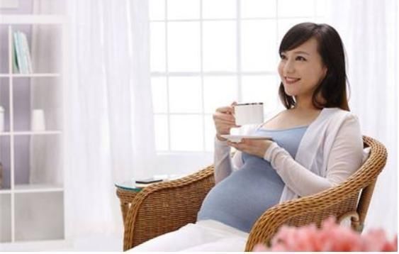 孩子|“没钱买车生什么孩子”孕妇挤公交遭羞辱，小学生帮忙回怼解气