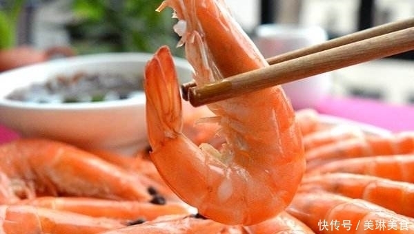 鲜嫩|煮虾的时候直接放水里煮是错的,多做1步,虾肉吃起来鲜嫩还不腥