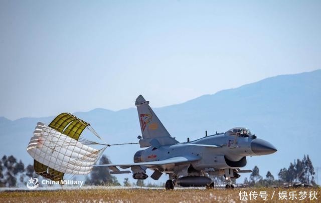 涂装|涂装就是战斗力,歼10C换上实战服,大红鹰充满了杀气