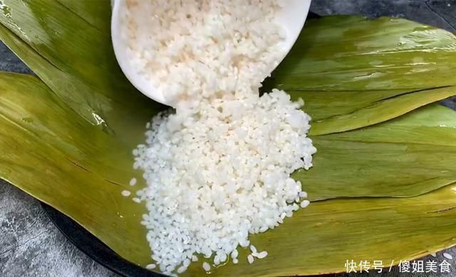 和粽子一样|糯米最近火了,这做法一看就会,香甜软糯又解馋,比吃肉还香