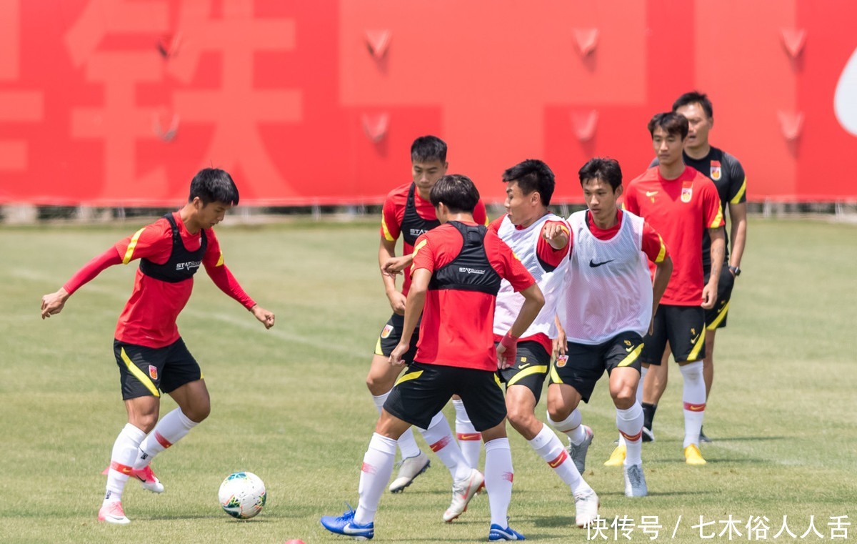 吴曦|47球56助攻!李铁将国足10号球衣交给他,但非蒿俊闵、吴曦