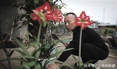  男子|汶川地震痴情男子，骑车带“亡妻”尸体回家，12年过去怎么样了？