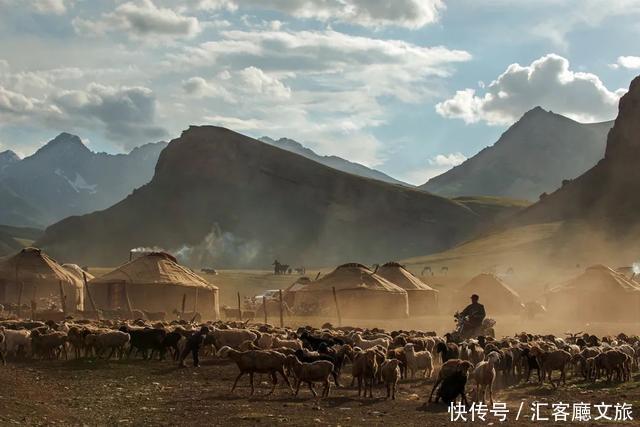 自驾|憋疯了!15条醉美新疆自驾线,正适合七八月挑一条出发!