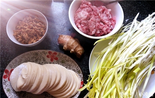  饺子|吃了几十年饺子，此款馅料第一次尝，外酥里嫩又鲜又香，真美味