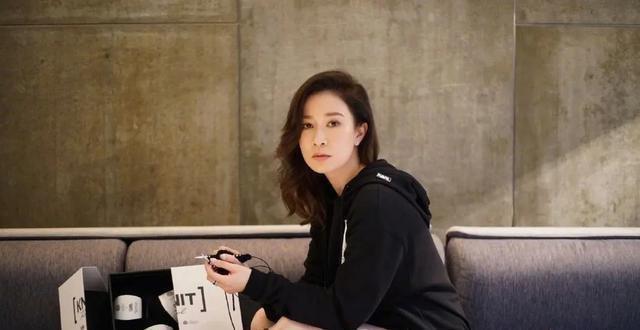 姐妹|从香港姐妹到TVB双目视觉,高产女王每年拍摄超过120集