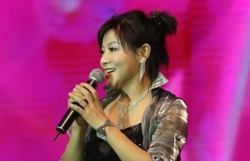 韦唯|出身军人家庭,打败毛阿敏韦唯,三登春晚成名,却遭遇丧夫之痛