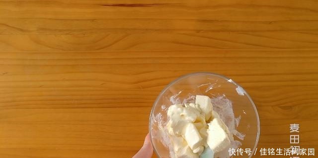 简单|超简单的巴斯克芝士蛋糕，芝士香味浓郁，口感非常细腻