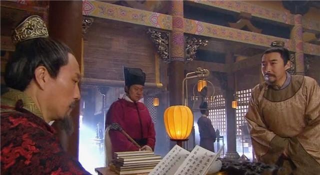  大臣|大臣撕毁皇帝龙袍，皇帝大怒，大臣用一句话保命