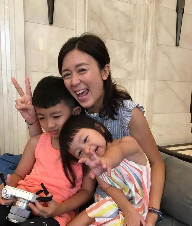 童星|她是香港“最火童星”,黄家驹、张国荣的“妹妹”,现在怎样了