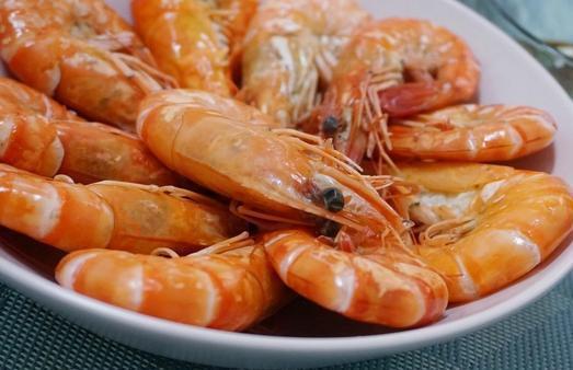 就可以|水煮虾，冷水下锅还是热水下锅不少人做错，难怪虾肉不好吃