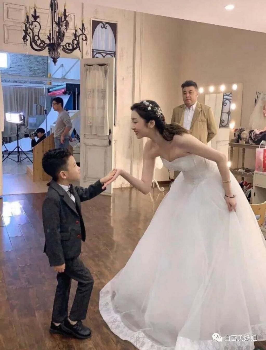 别嘲|别嘲她踩虞书欣上位了这位才是京圈真公主好吗