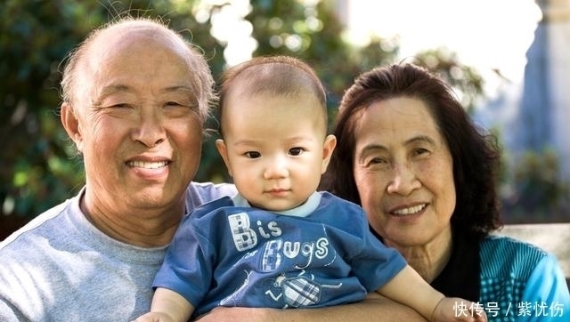  苦中作乐|67岁老人5500元退休金，每天苦中作乐，听听大爷怎么说