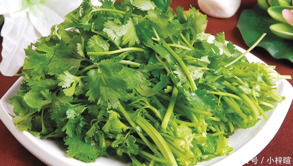 尴尬|和异性一起吃火锅时, 这4种菜最好别点, 否则会出现尴尬的场面!