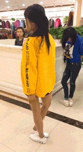 搞笑|搞笑GIF:可怜的泰迪,好像很容易成为大狗的目标