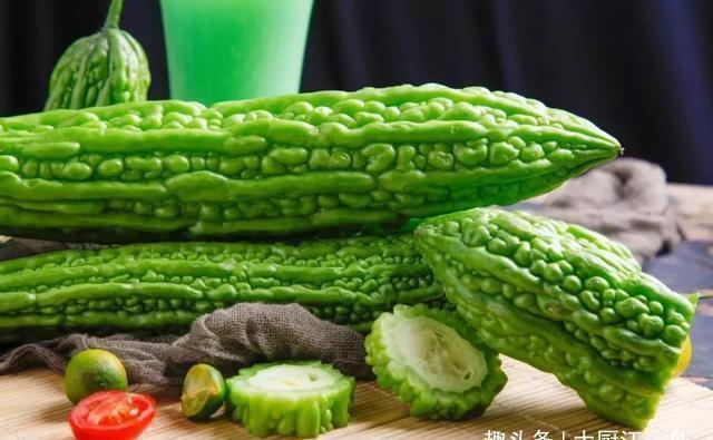 鸡蛋|苦瓜最正确的吃法,不炒蛋,不凉拌,学会这做法,我家孩子抢着吃