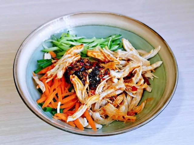  做法|鸡胸肉“夏天做法”，我家2天吃一次还不够，每次都光盘