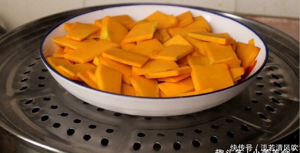 脾胃|入秋后,此面食要多吃,对脾胃好,简单好做不揉面,比面包解馋