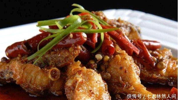  料酒|精选美食：青椒炒猪脆骨，肉末蕃茄杏鲍菇汤，香辣烧鱼块，狮子头