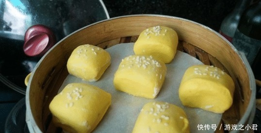 美味|一块南瓜，一瓶牛奶，无需发面，奶香十足，松软美味，多给孩子吃