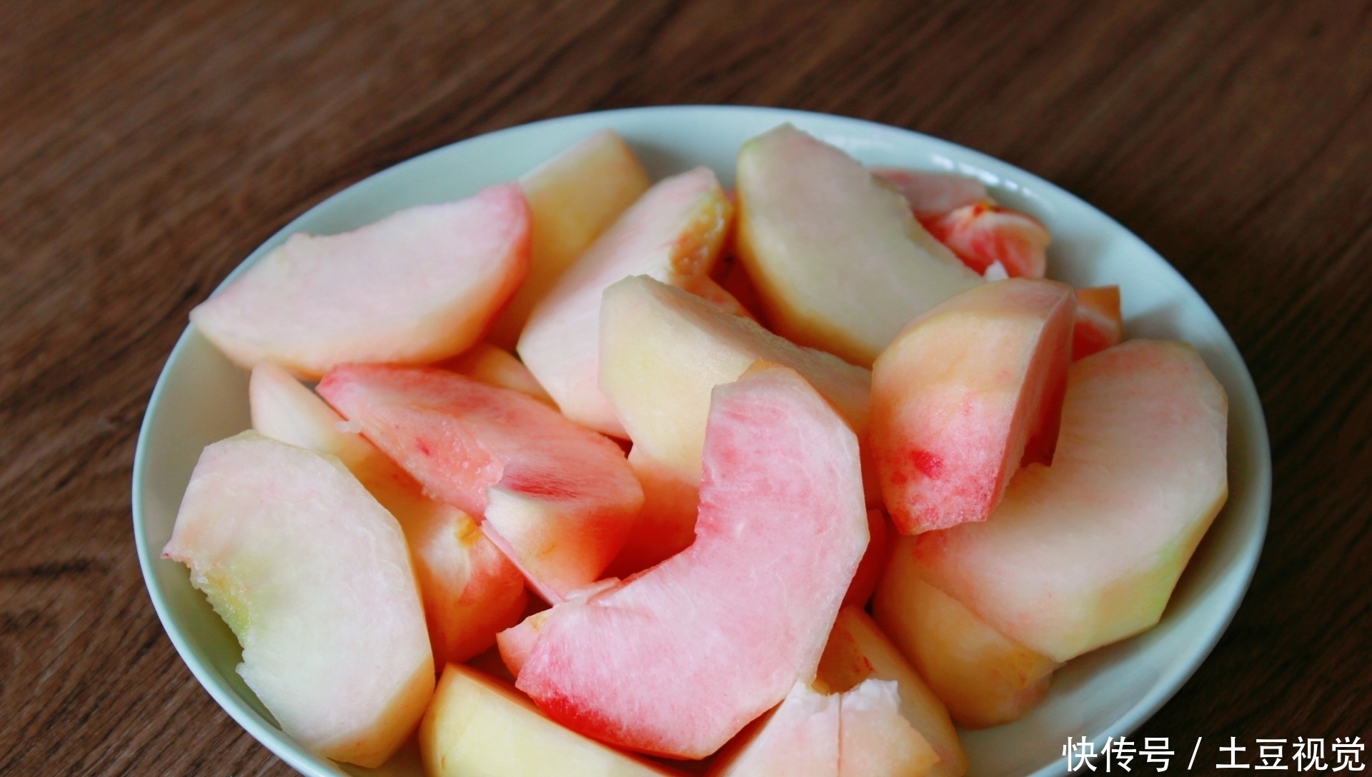  桃子|桃子不甜别扔掉，做成罐头抢着吃，软滑香甜，无添加，简单易学