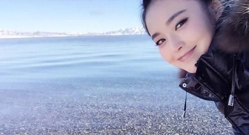 父女|张佳宁与准继父相处似亲父女,妈妈出镜颜值高,中年再婚超幸福