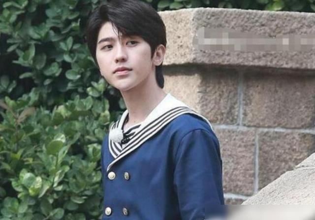  收尾|《奔跑吧》再换人蔡徐坤郭麒麟无缘下一季收尾合照露出端倪