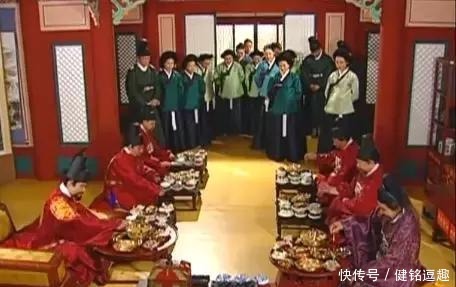 过家家|大长今里的辱明情节 国王款待大明使节的国宴像过家家