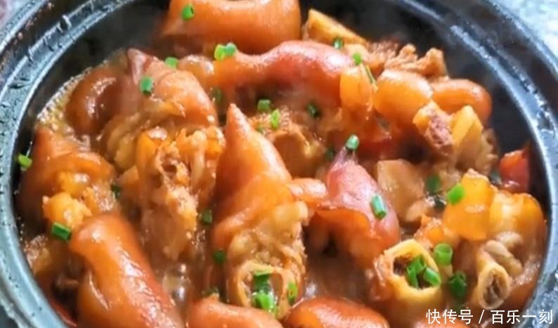 厨师|炖猪蹄时,是先焯水,还是直接炖全错了,厨师教你正确方法