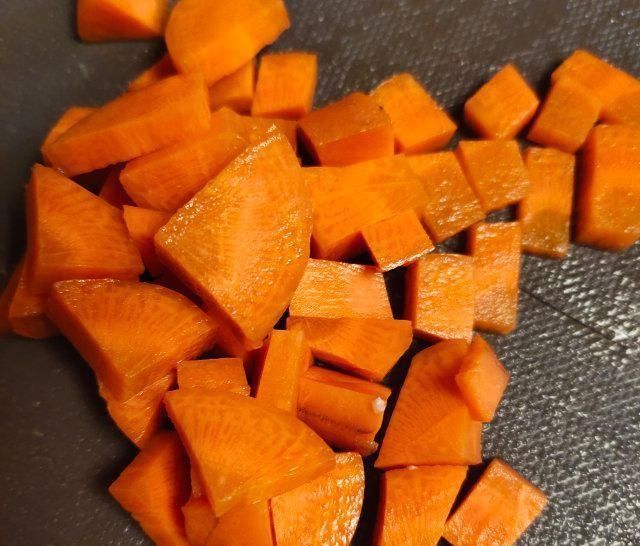 家常菜|胡萝卜炒牛肉,一道家常菜下饭菜,简单好吃