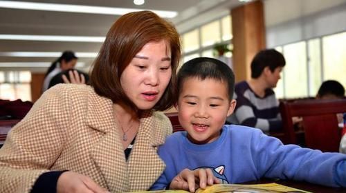 乘客|男孩公交车上多次故意踢踹乘客，教育无效后，男子的反击太残忍