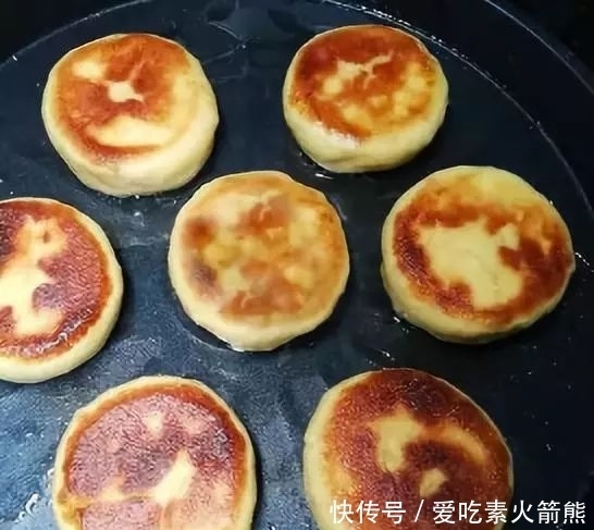 面团|红薯独特做法,不用炸,不用烤,学会给孩子做,不用买小零食了!