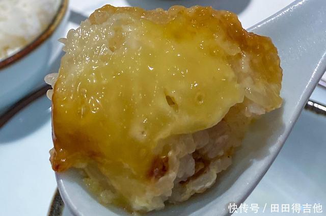 入口|广式茶餐厅里的粤菜,最喜欢的还是那道芝士糯米鸡,入口软糯咸香