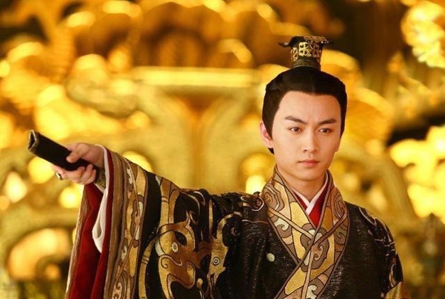 权臣|他是汉朝最大权臣，曾废立皇帝比董卓还狠，风光一世苦了后代