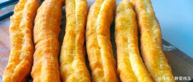 加上|油条最简单的做法,不用泡打粉,加上它,个个空心又酥脆,太香了