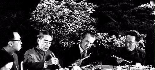 尼克松|尼克松访华,在国宴上把一道菜吃个精光,此菜后成中国国菜!