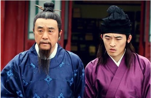 辞官|朱元璋请客吃饭,刘伯温立刻辞官,徐达不解,他:你看桌子上的菜